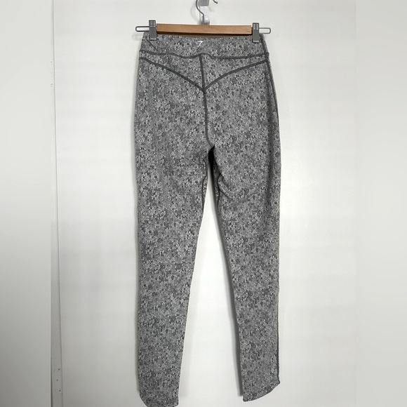 Marled Grey Gymshark Leggings - Picture 2 of 5